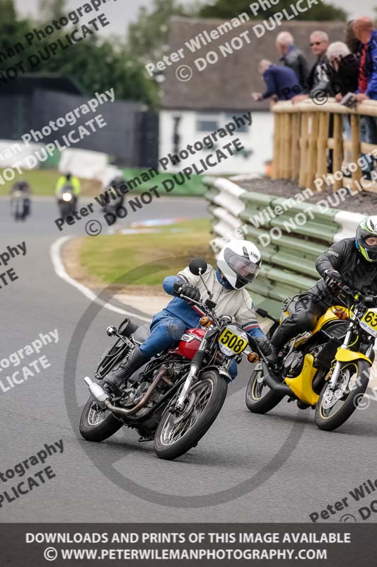 Vintage motorcycle club;eventdigitalimages;mallory park;mallory park trackday photographs;no limits trackdays;peter wileman photography;trackday digital images;trackday photos;vmcc festival 1000 bikes photographs